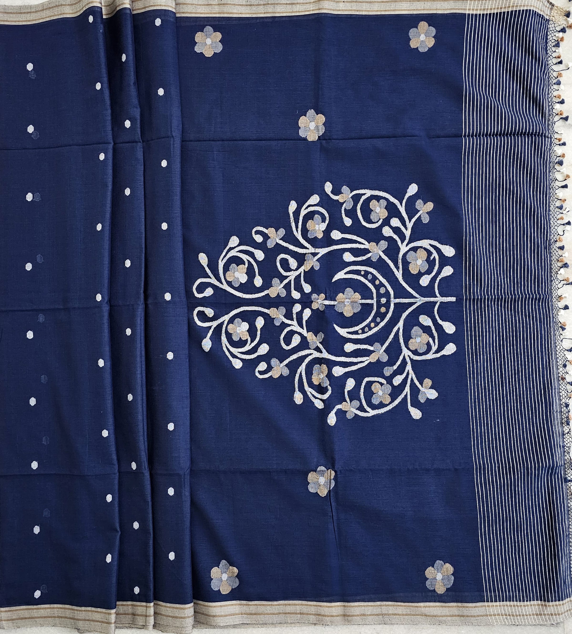 Ambhrini – Navy Blue Jamdani Handloom Bengal Cotton Saree