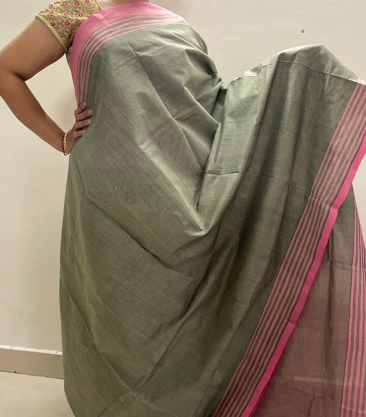 Ash Grey Handloom Gongura Cotton Saree with Pink Pallu