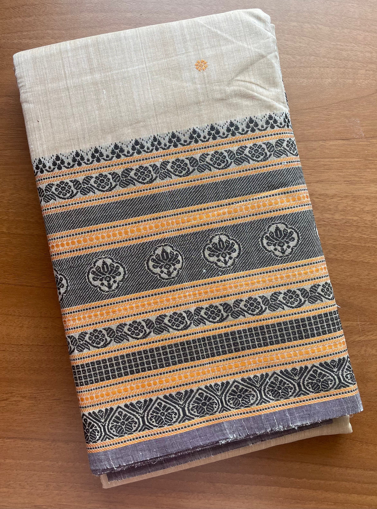 Beige Handloom Kanchi Cotton Saree with Elephant Putta Pallu