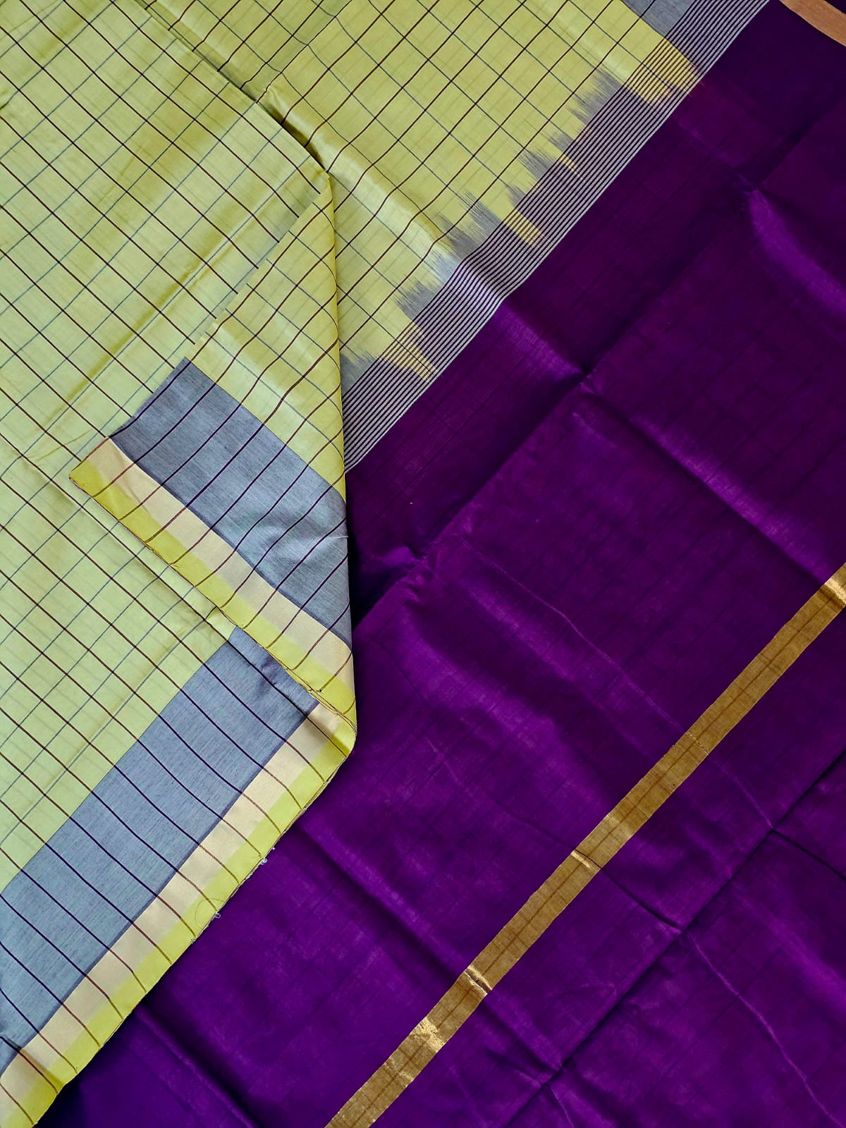Cream Checkered Handloom Venkatagiri Silk Cotton Saree