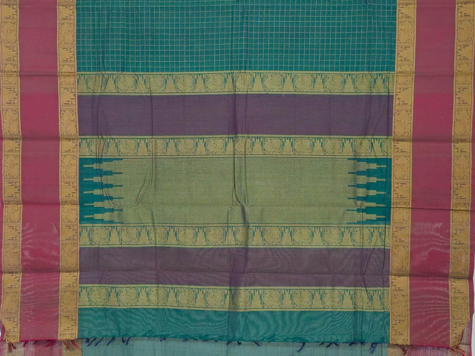 Pallu close up of Green Handloom Kanchi Cotton Saree with Rettai pet Borer