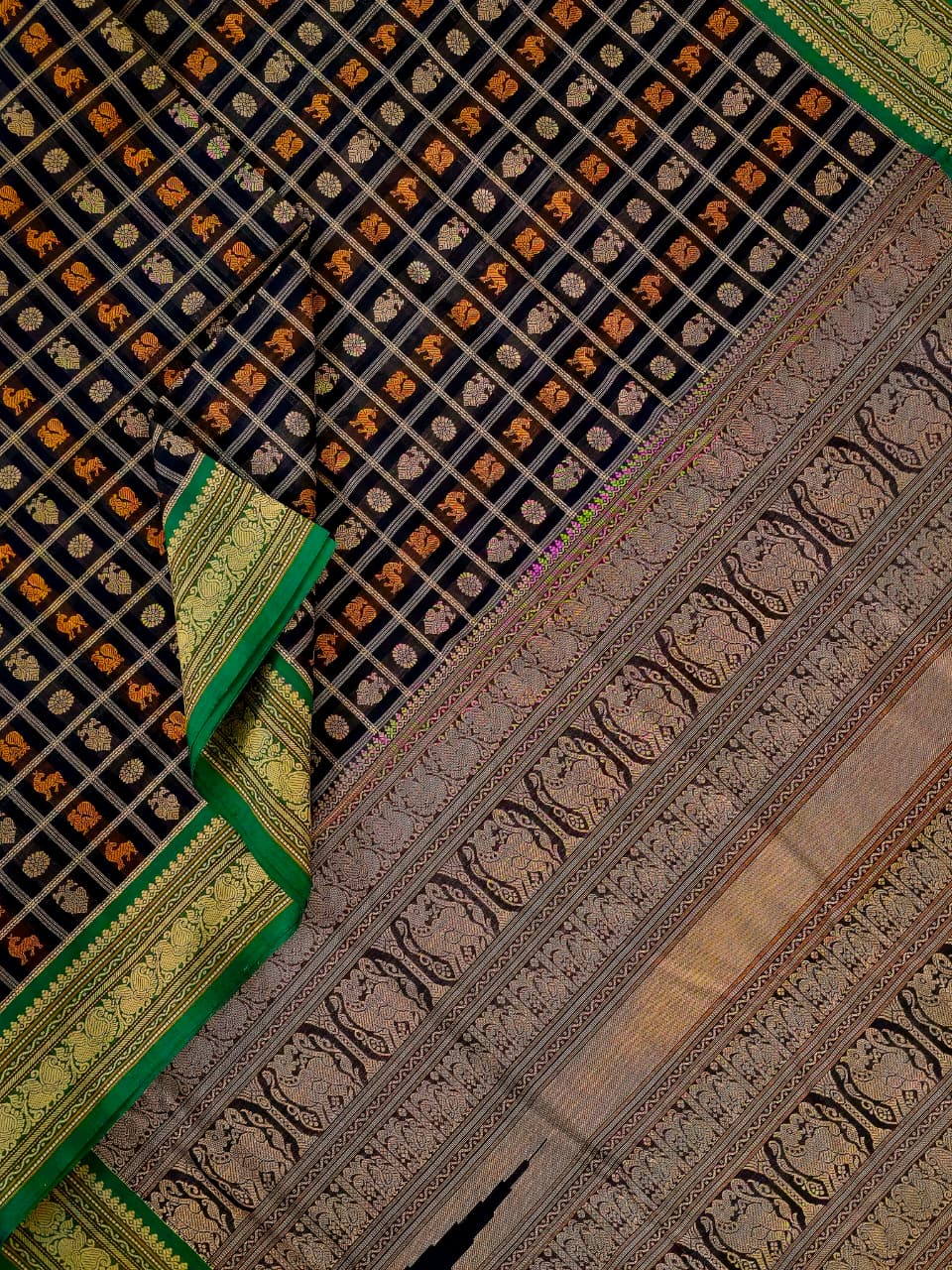 Vaidehi – Black Aayiram Butta Handloom Kanchi Cotton Saree with Green Border