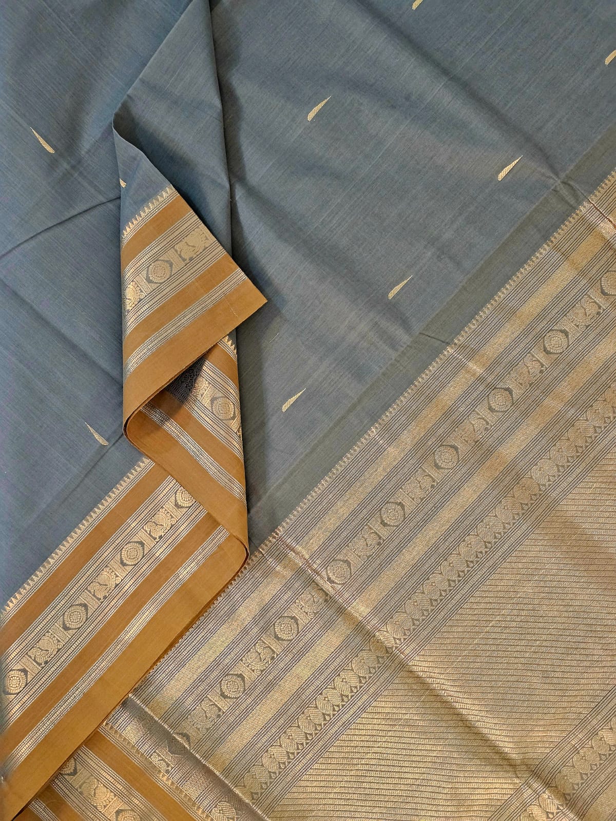 Malligai – Grey Handloom Kanchi Cotton Saree with Jasmine Bud Motifs and Ochre Yellow Zari Border