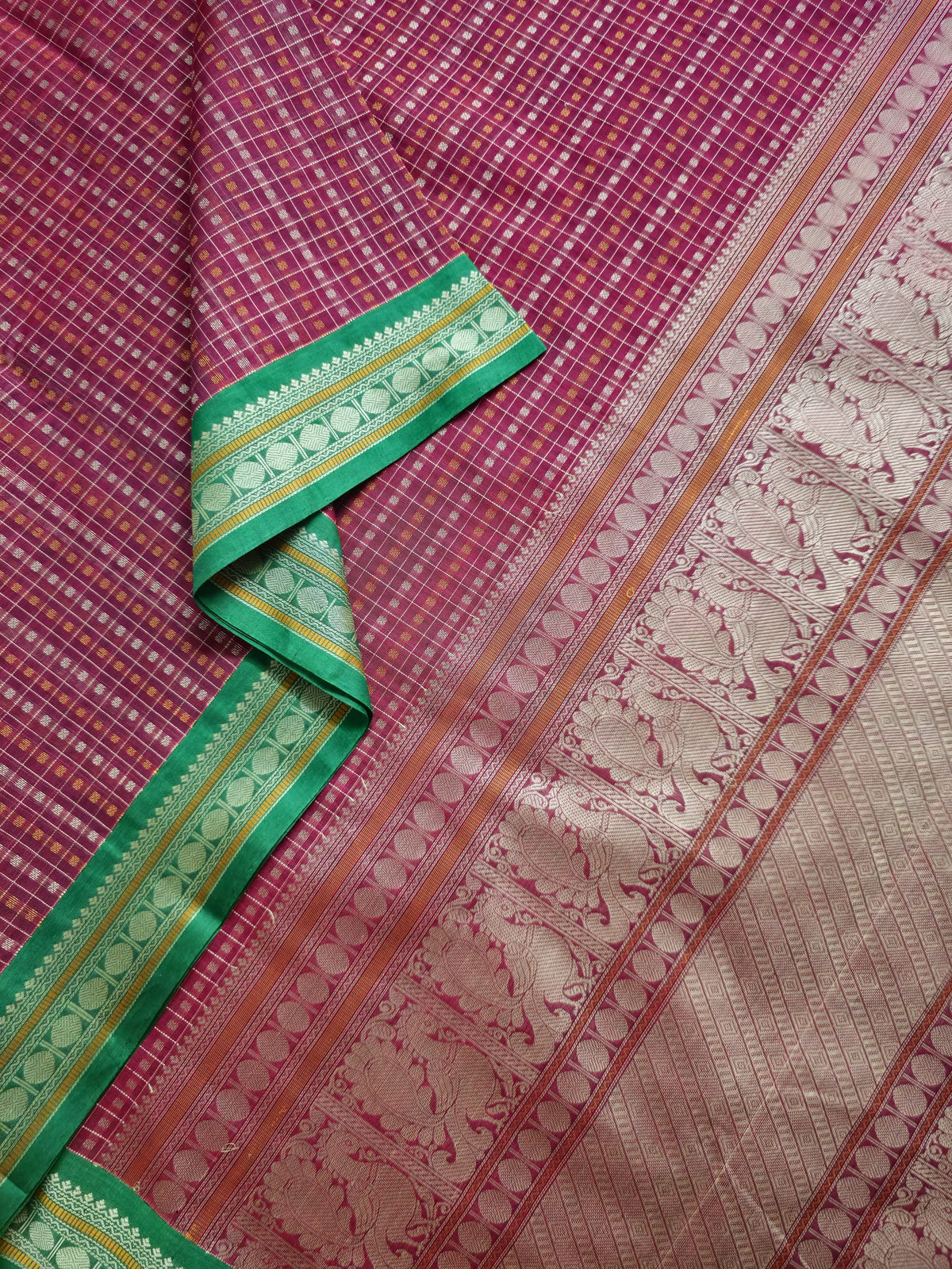 Lakshmi মুদ্রা – Purple Lakshadeepam Handloom Kanchi Cotton Saree with Green Coin Motifs