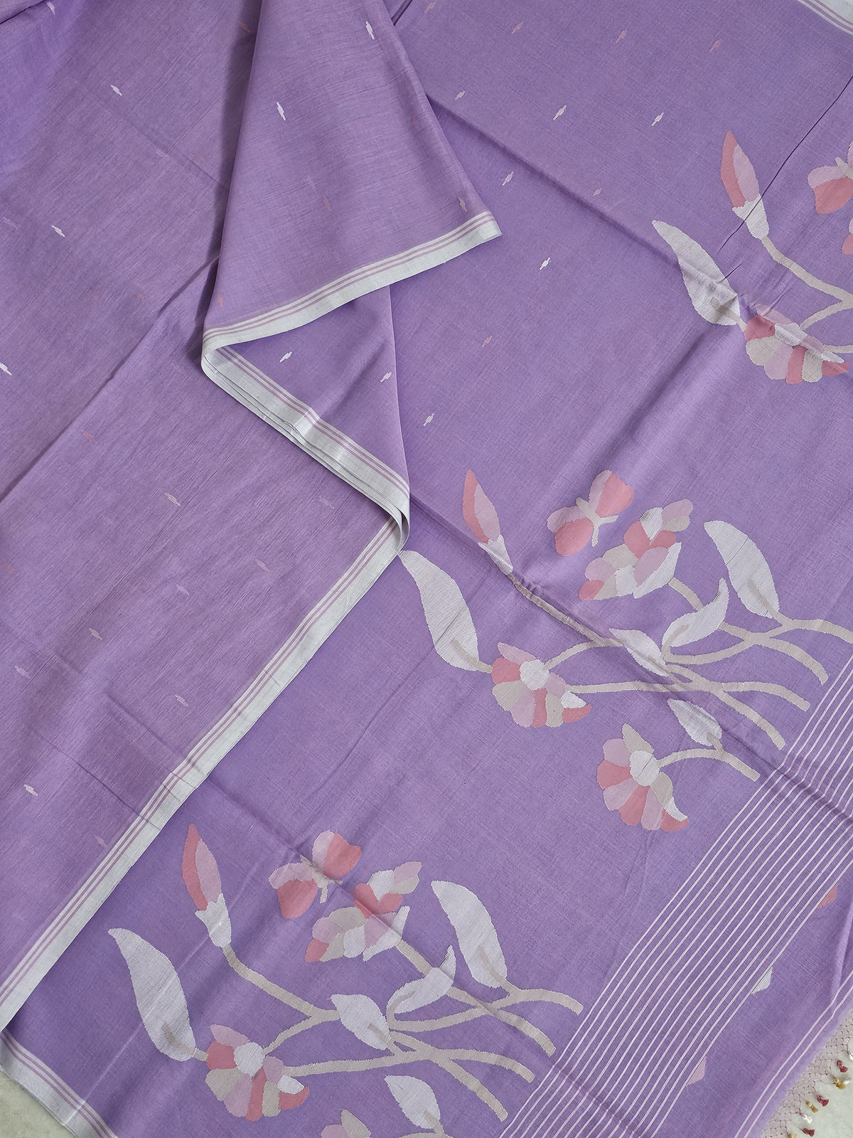 Manjari – Lavender Jamdhani Handloom Bengal Cotton Saree with Floral Motifs