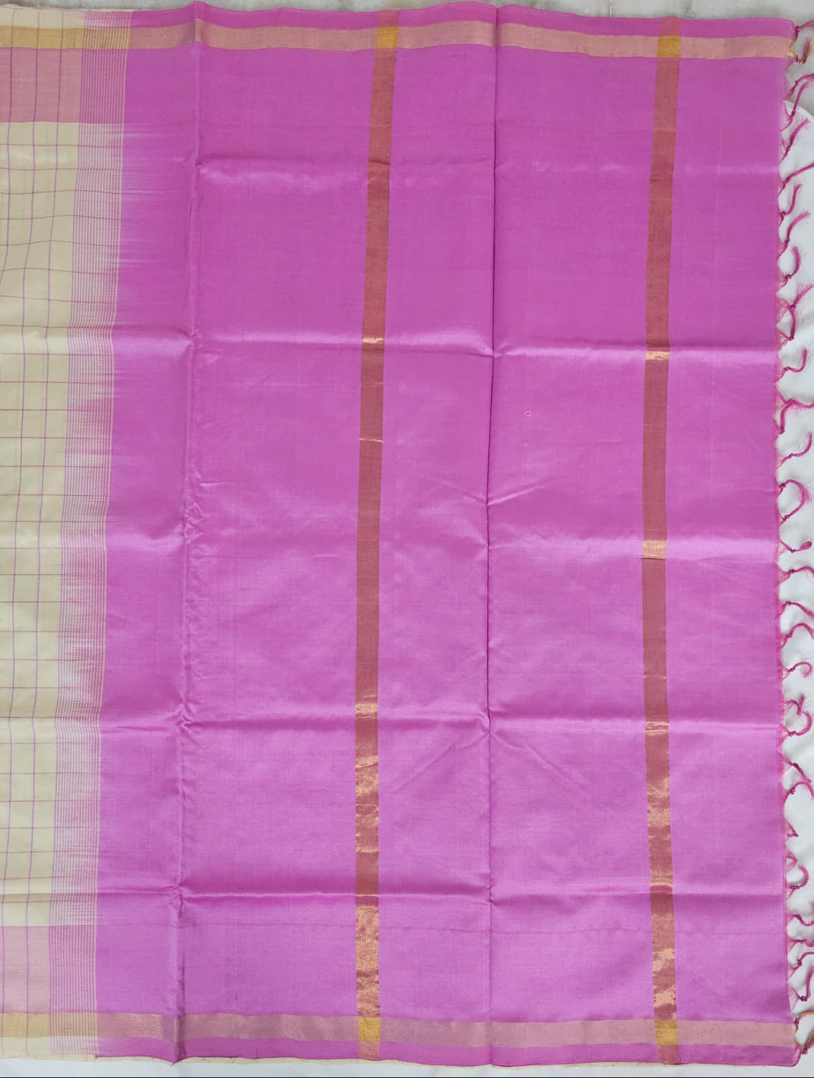Pink Pallu of Off White Checkered Handloom Venkatagiri Silk Cotton Saree