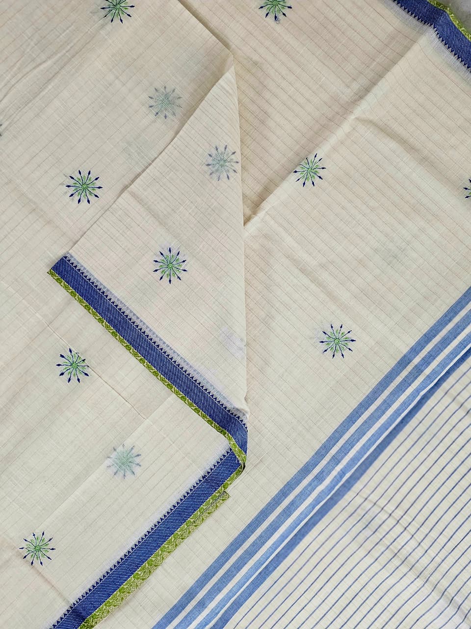 Off White Handloom Venkatagiri Cotton Saree with Dandelion Embroidery Motifs