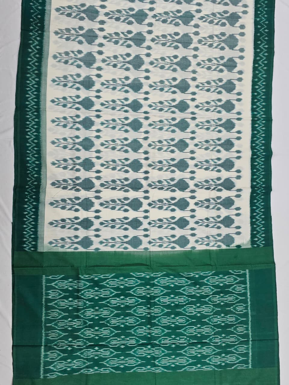 Off White and Green Handloom Pochampally Mercerized Cotton Saree