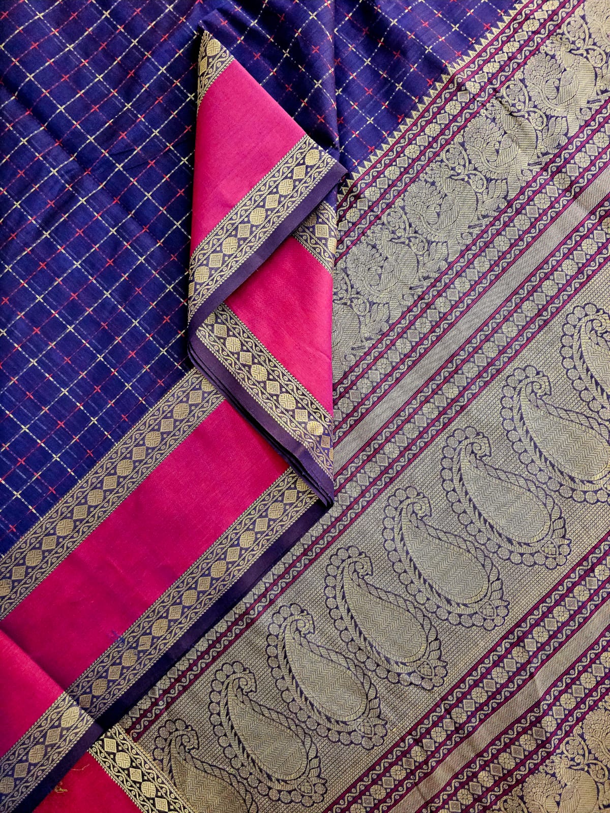 Vaidhehi – Navy Blue Vaira Oosi Pure Handloom Kanchi Cotton Saree with Pink Rettai Pet Border