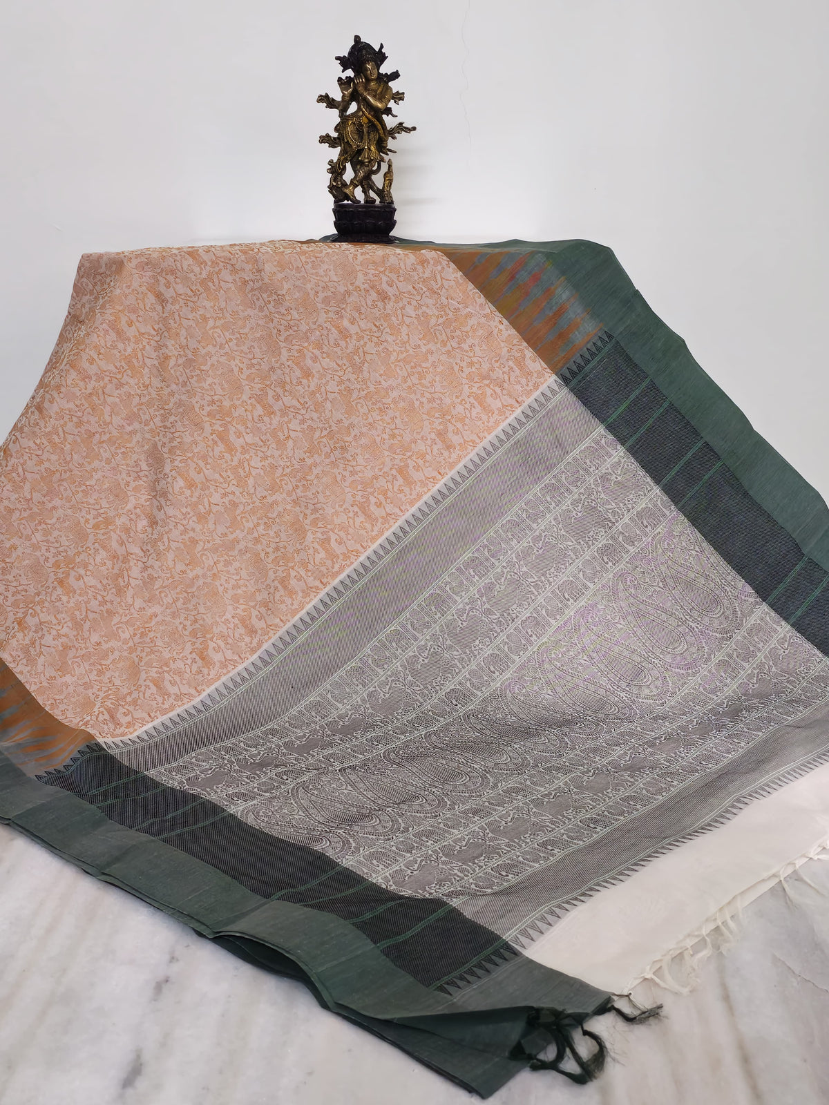 Vanarambhā – White Vanasingaram Handloom Kanchi Cotton Saree with Forest Green Border