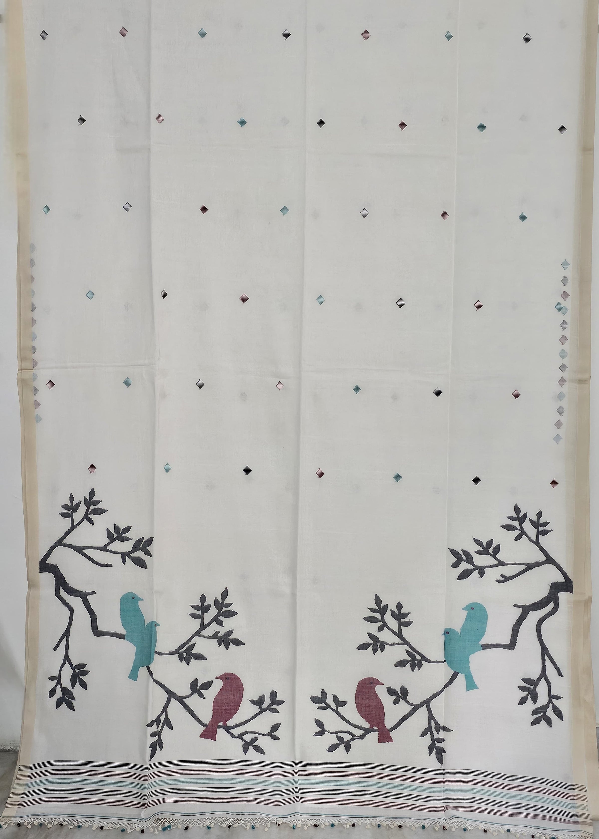 Vayuna – White Jamdhani Handloom Bengal Cotton Saree with Bird Motifs