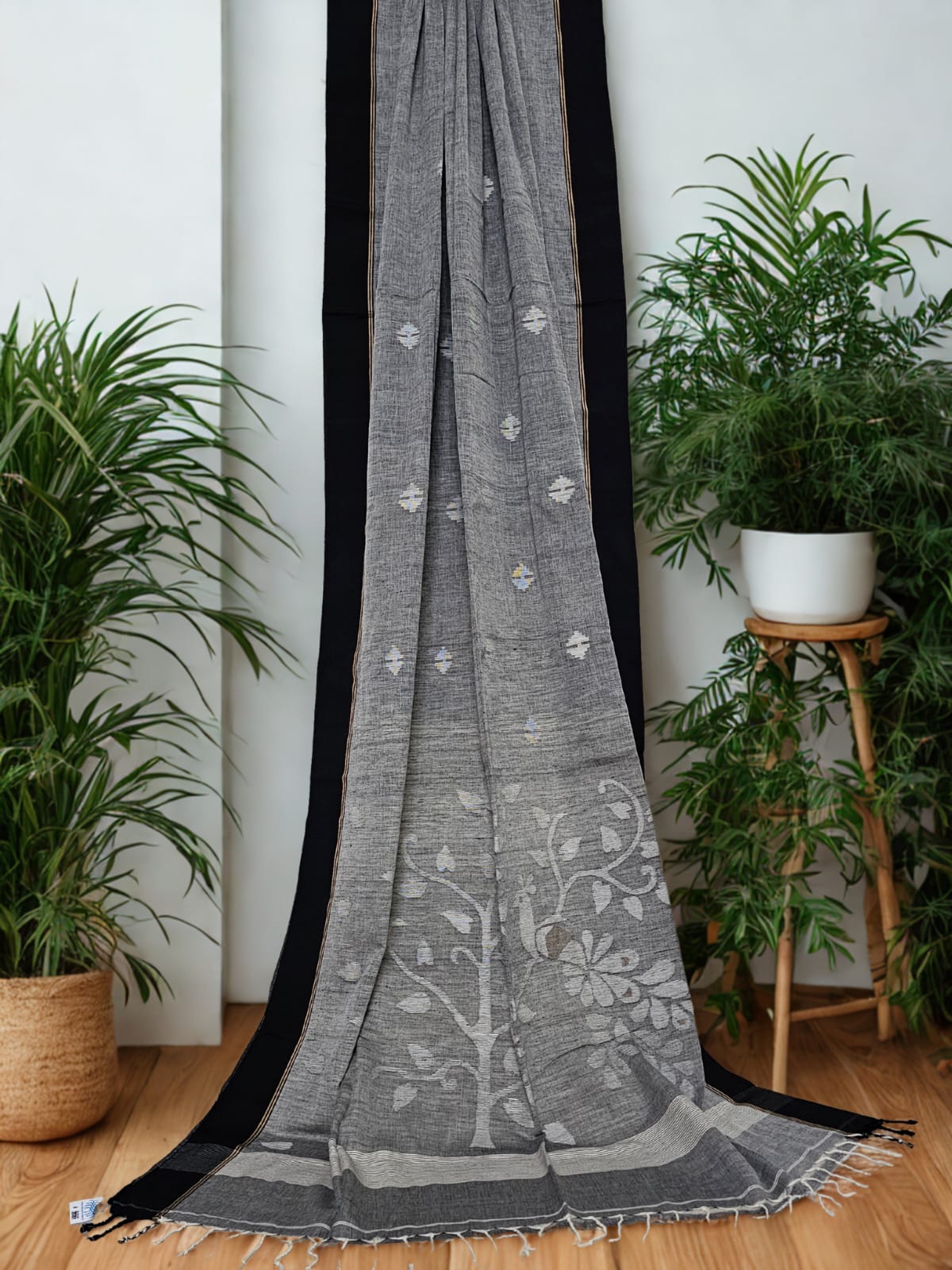 Grey Khadi Handloom Jamdhani Saree