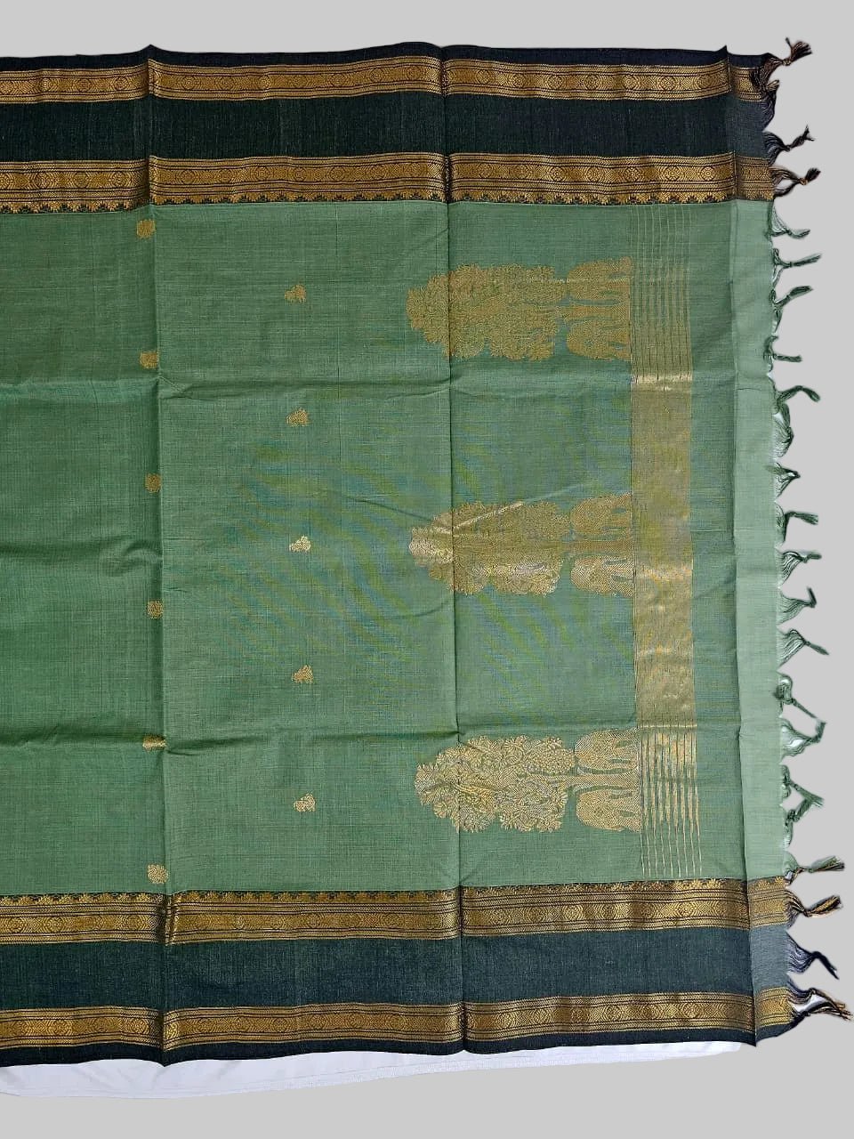 Green Handloom Venkatagiri Cotton Saree with Rettai pet Zari Border - Kleemkaara