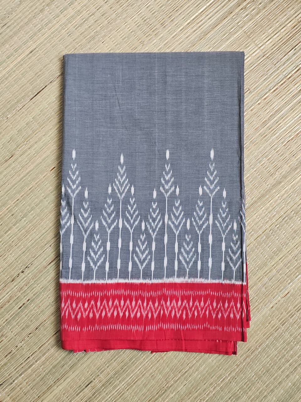 Grey and Red Handloom Pochampally Ikkat Mercerized Cotton Saree - Kleemkaara