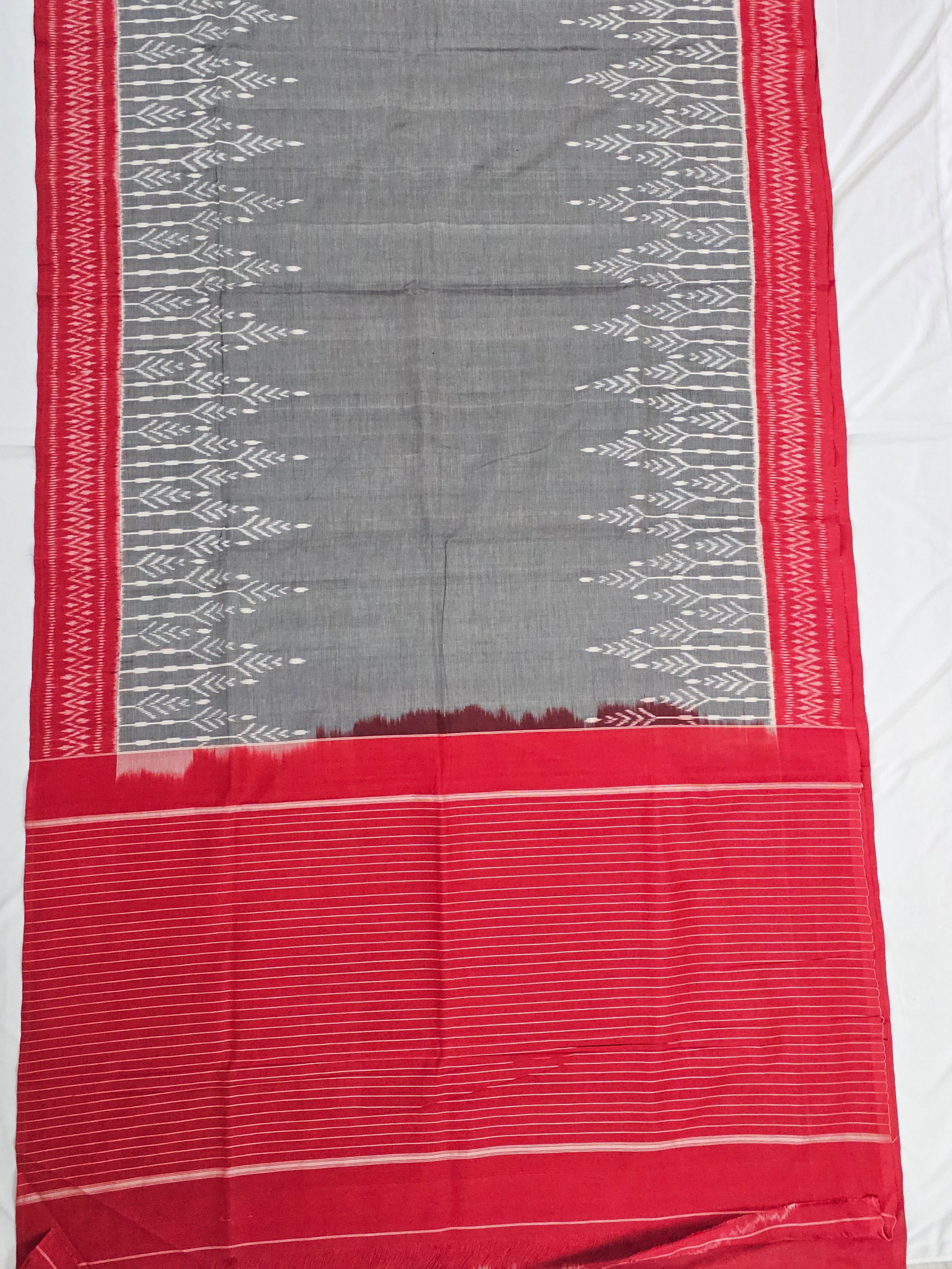 Grey and Red Handloom Pochampally Ikkat Mercerized Cotton Saree