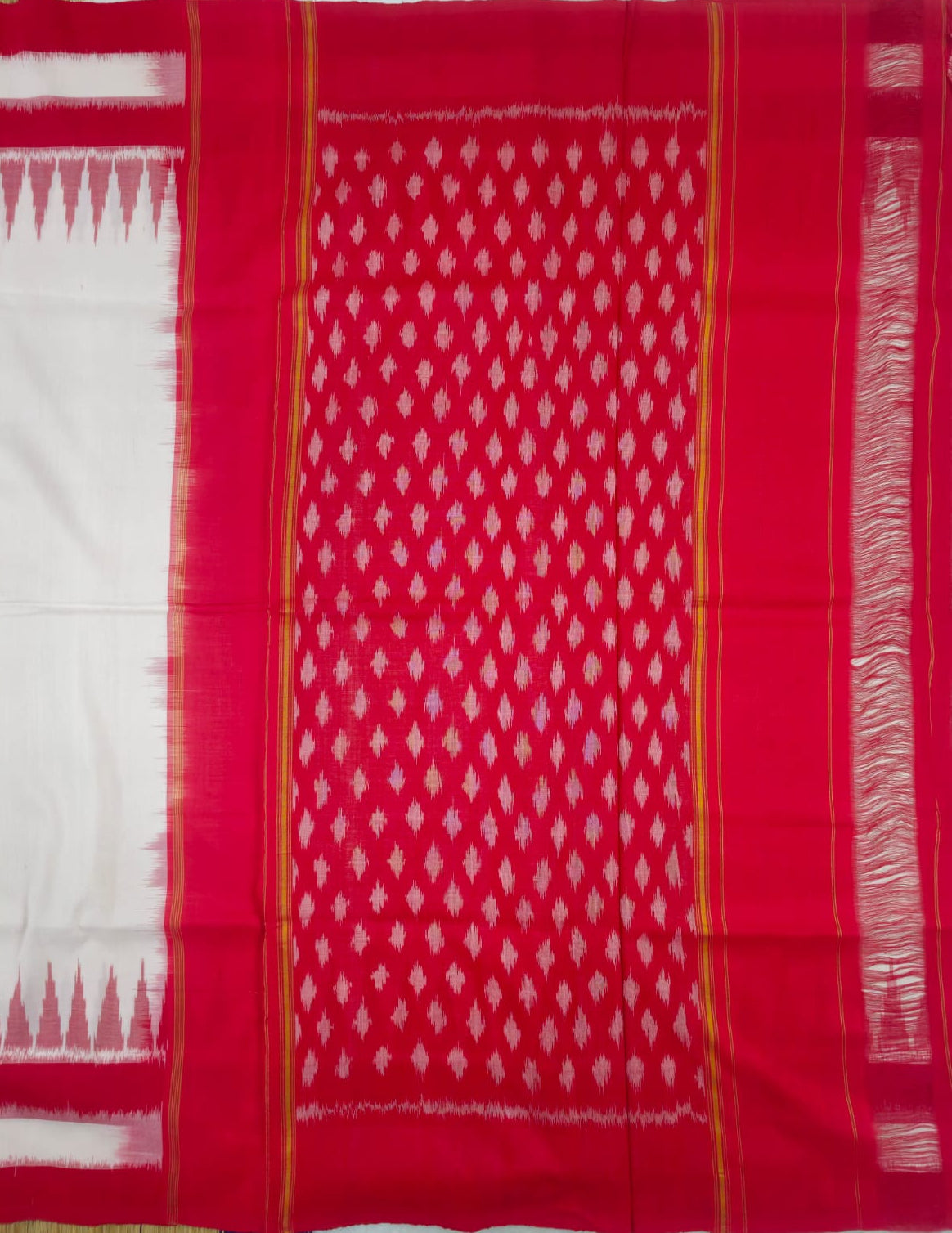 Pallu close up of White and Red Handloom Pochampally Ikkat Mercerized Cotton Saree with Temple Border