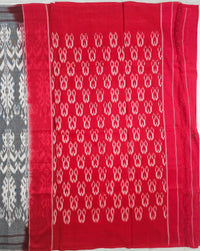 Pallu close up of Grey and White Handloom Pochampally Ikkat Mercerized Cotton Saree