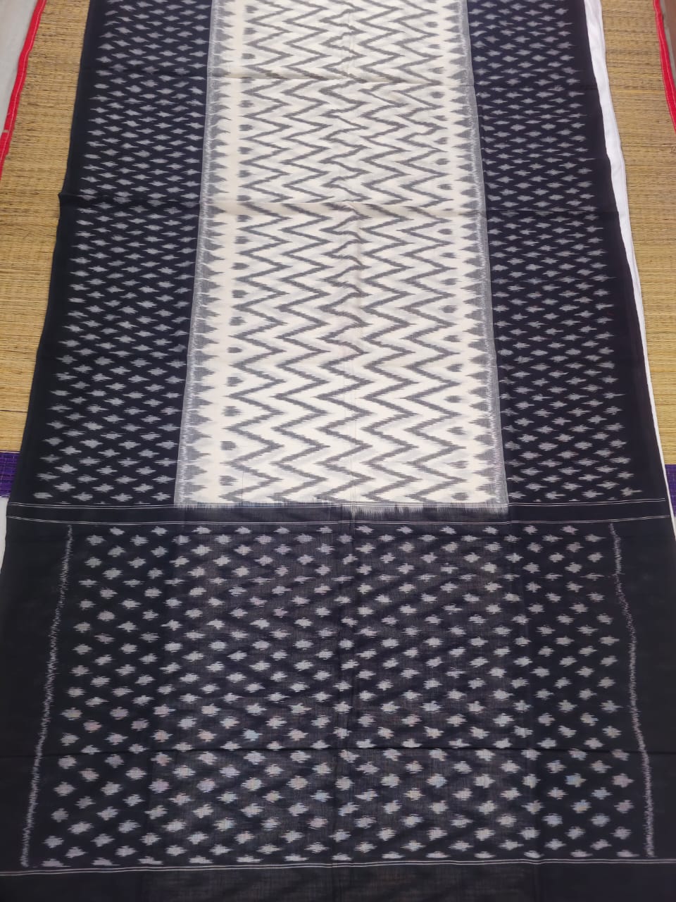 Black and White Handloom Pochampally Ikkat Mercerized Cotton Saree