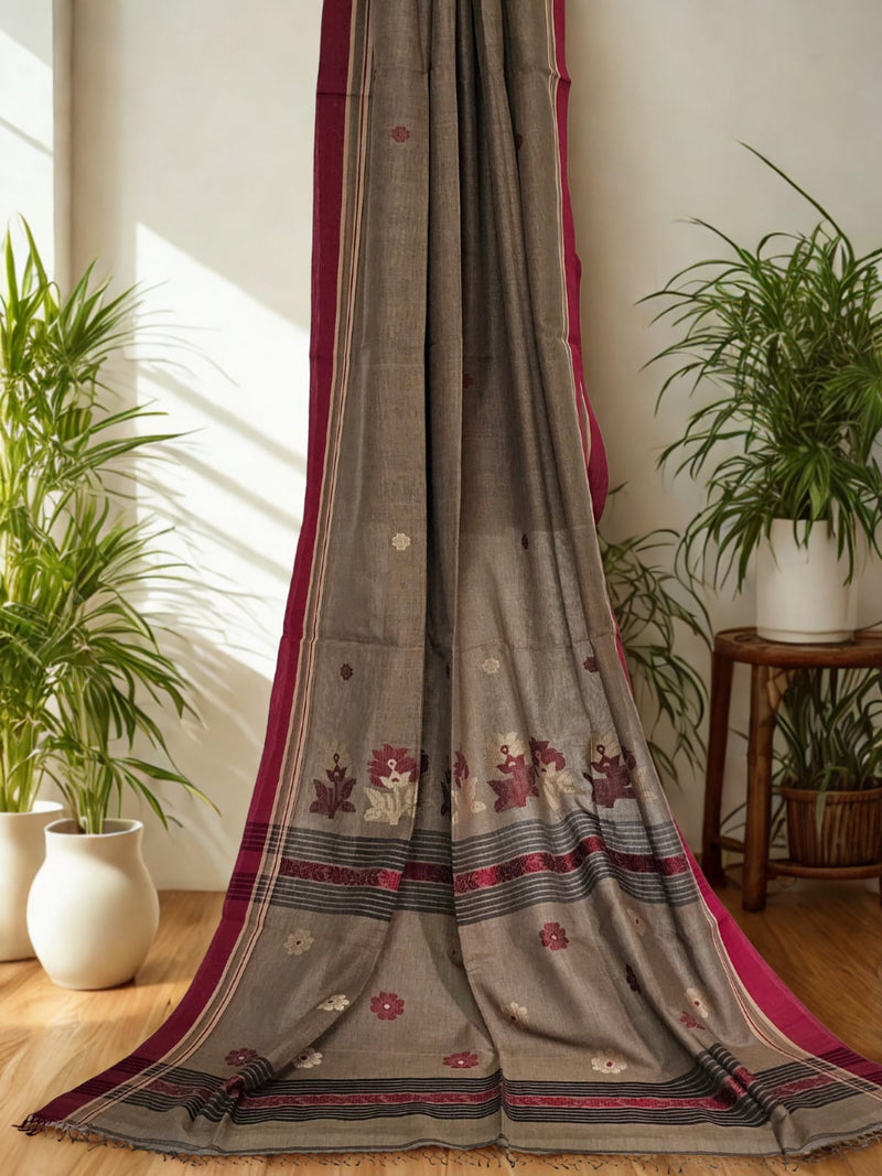 Vaishnavi – Wheatish Beige Handloom Bengal Cotton Saree with Maroon Floral Pallu - Kleemkaara